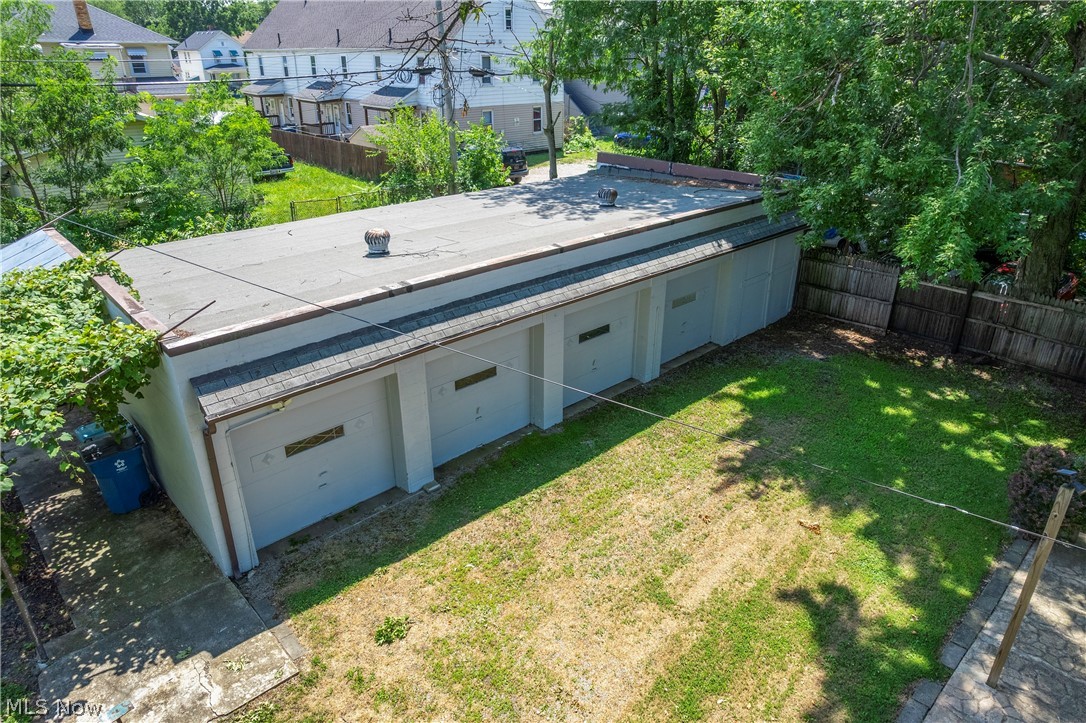 2124 E 28th Street Property Photo 3