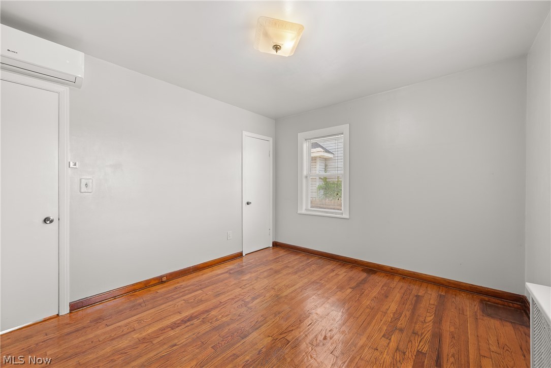 2124 E 28th Street Property Photo 12