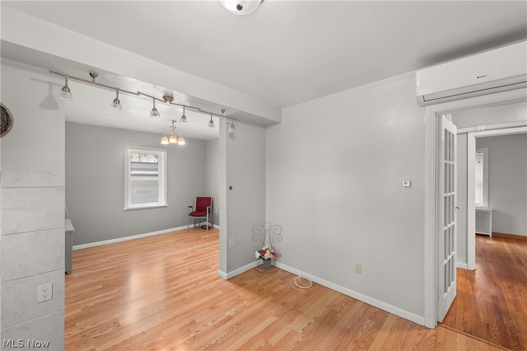 2124 E 28th Street Property Photo 21