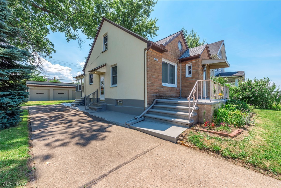 2124 E 28th Street Property Photo 44