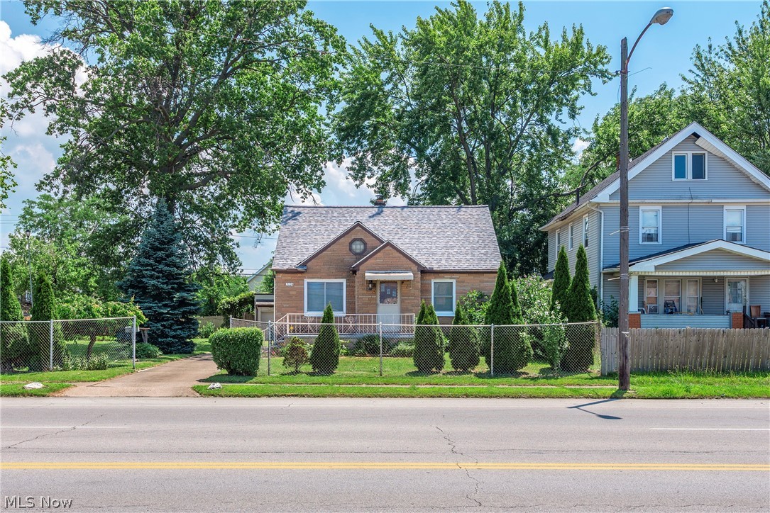 2124 E 28th Street Property Photo 49