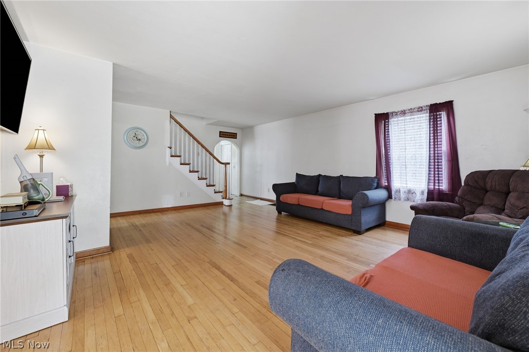 369 E 46th Street Property Photo 6