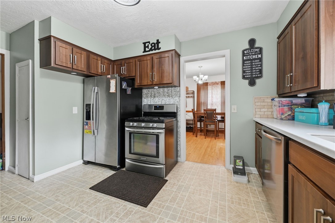 369 E 46th Street Property Photo 11