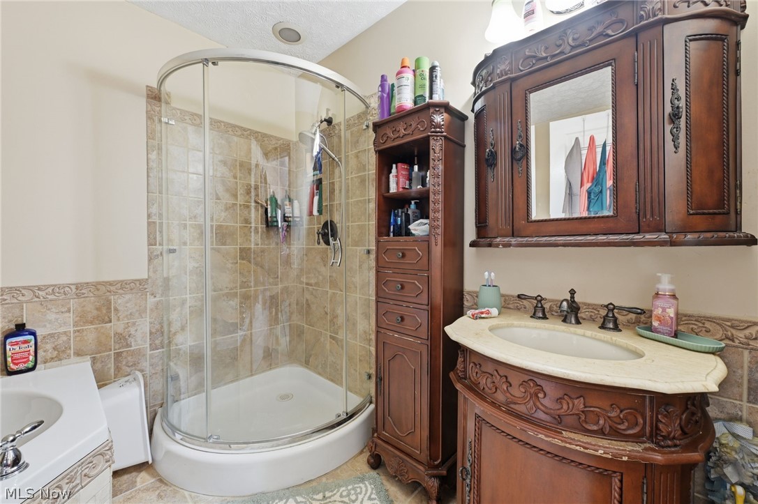 369 E 46th Street Property Photo 16