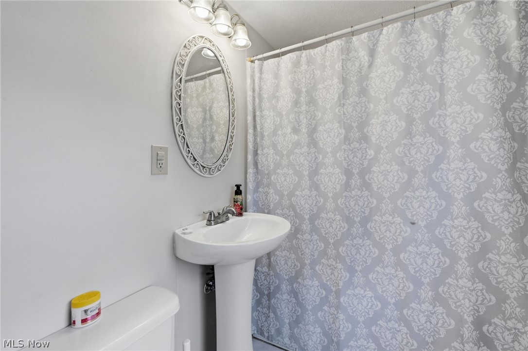 369 E 46th Street Property Photo 17