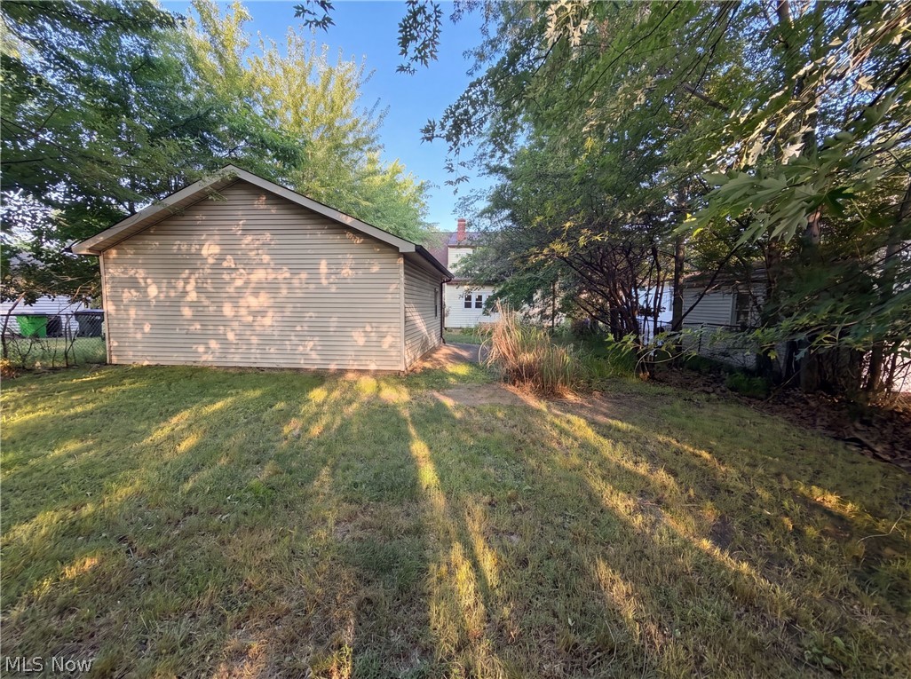 845 E 232nd Street Property Photo 5