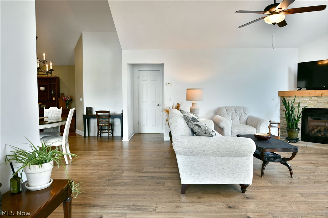 201 River Glen Drive Ne Property Photo 5