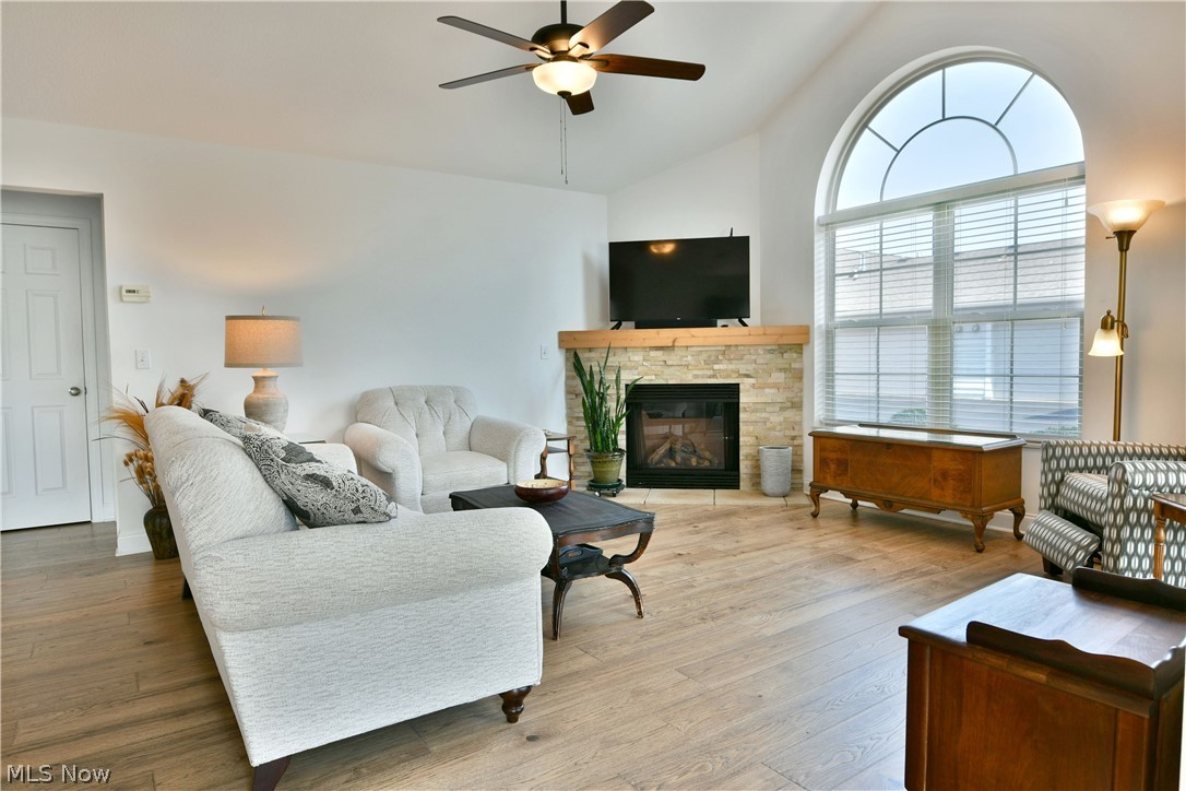 201 River Glen Drive Ne Property Photo 6