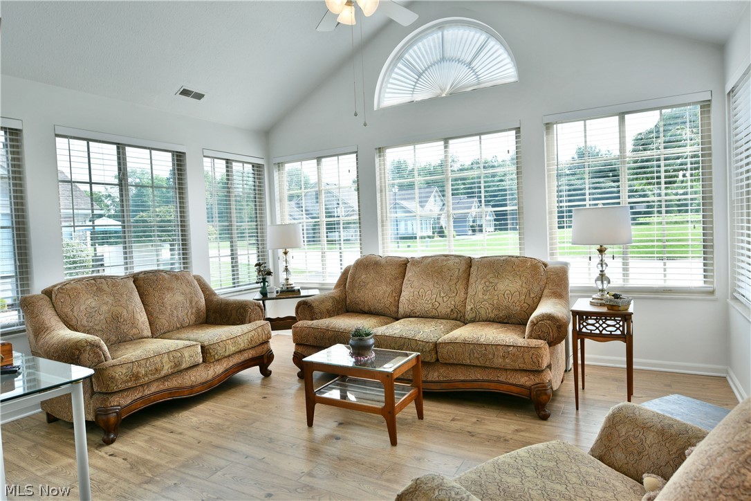 201 River Glen Drive Ne Property Photo 13