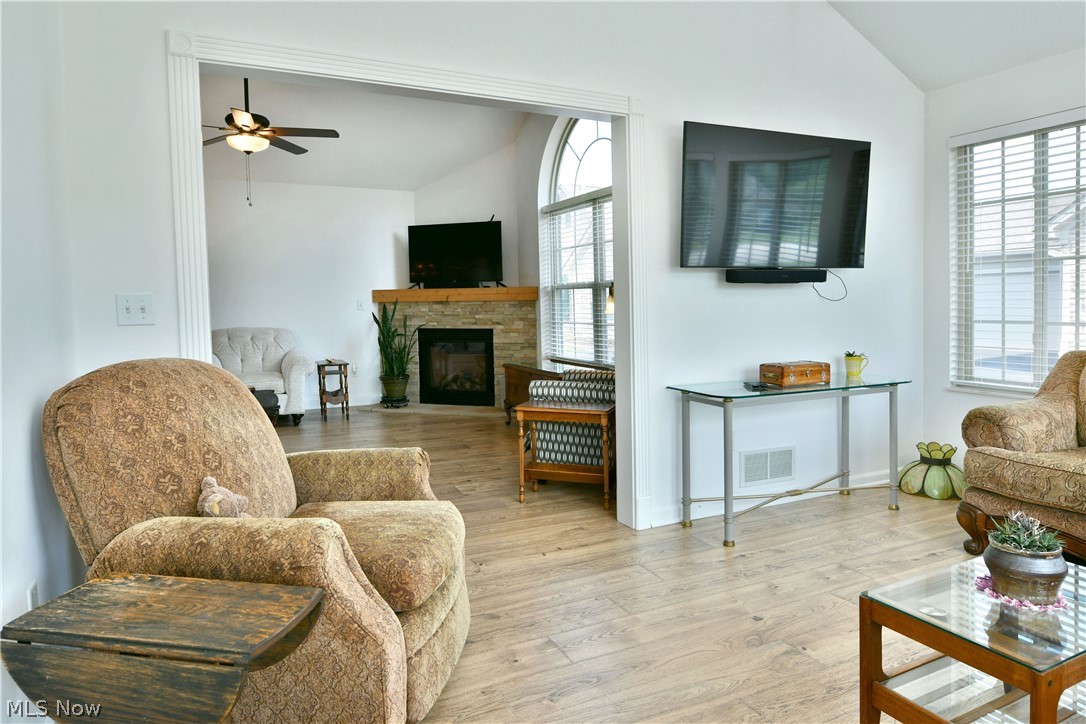 201 River Glen Drive Ne Property Photo 15