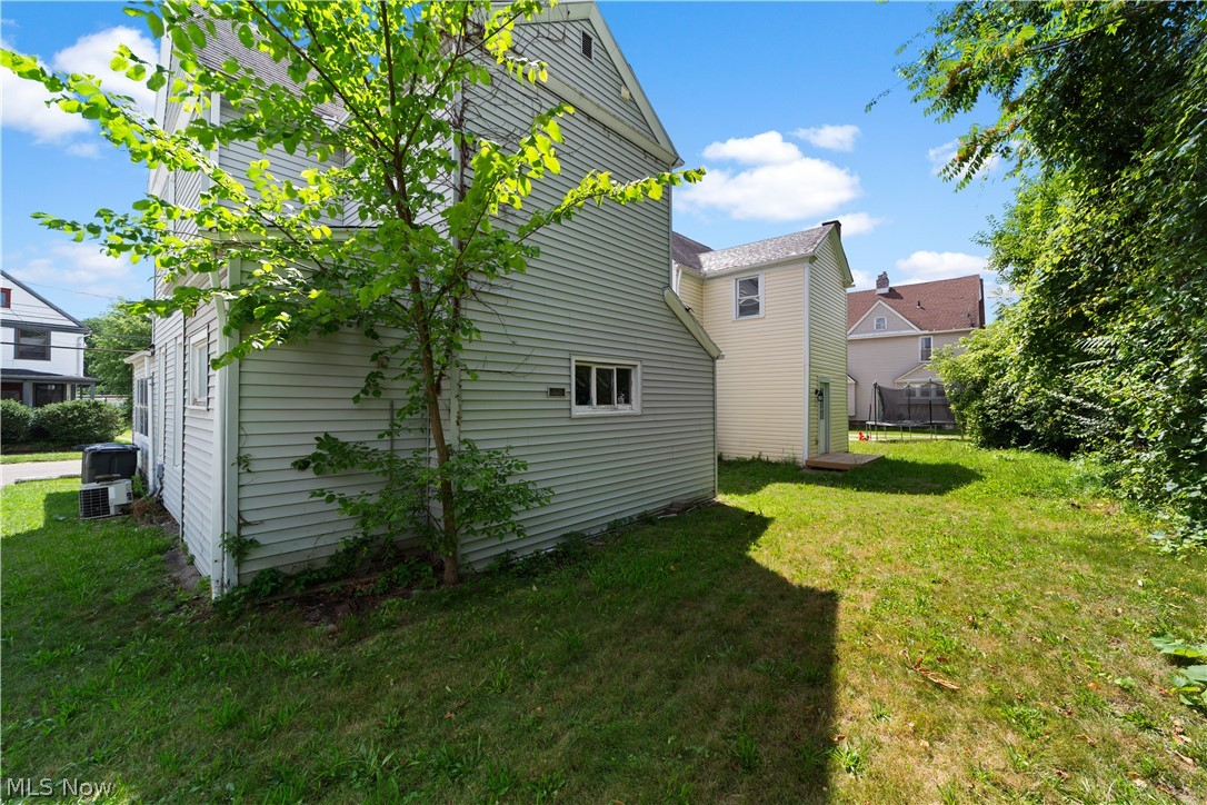 203 Crosby Property Photo 5