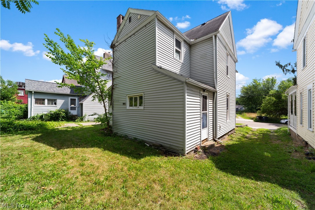 203 Crosby Property Photo 6