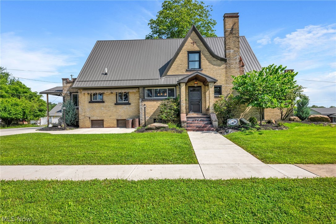 593 Dewey Avenue Property Photo 1