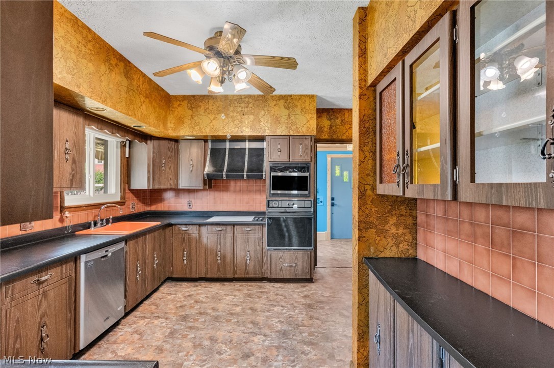 593 Dewey Avenue Property Photo 19