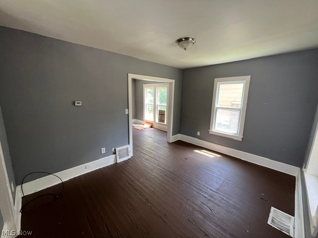 435 Windsor Street Property Photo 3