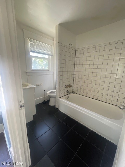 435 Windsor Street Property Photo 11