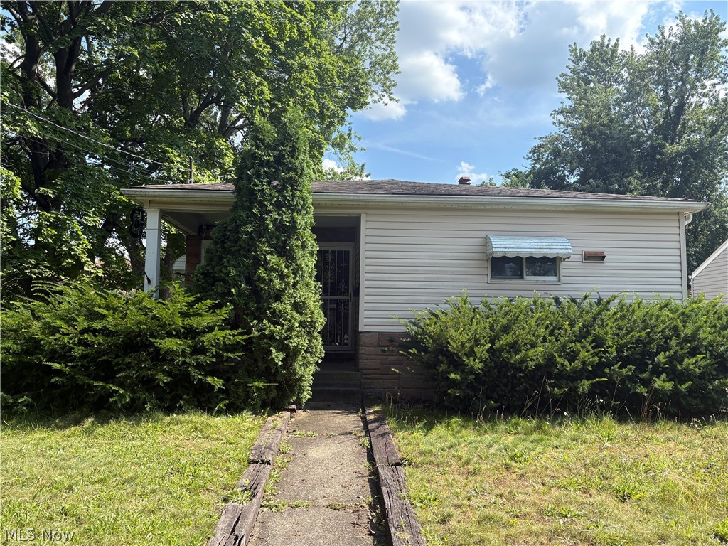 908 Clifford Avenue Property Photo 1