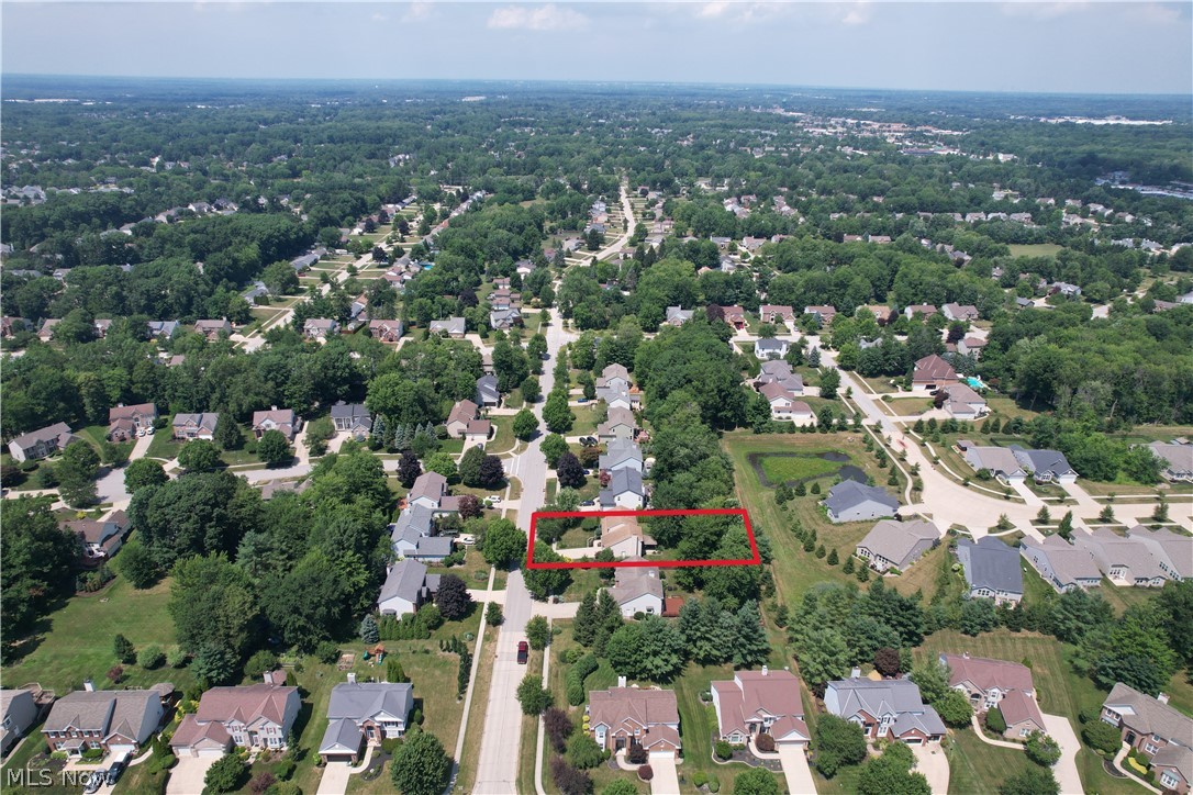 18717 Walnut Drive Property Photo 3