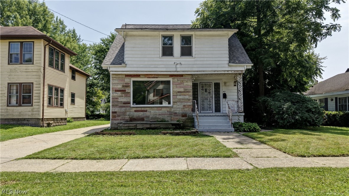 827 Kinsman Street NW Property Photo 1