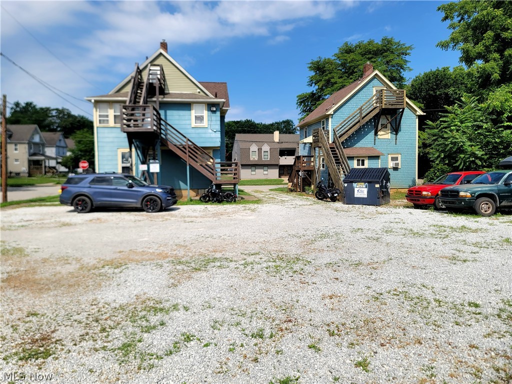 543 Kling Street Property Photo 2