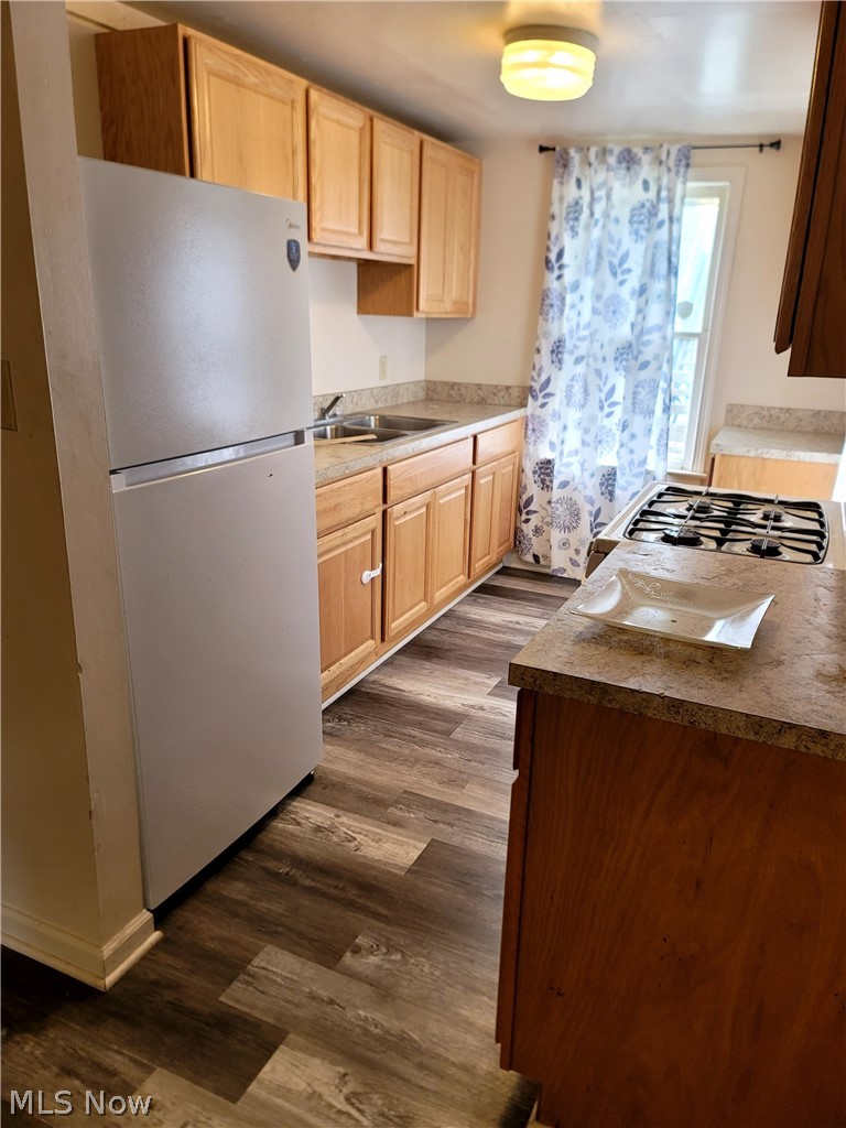 543 Kling Street Property Photo 3