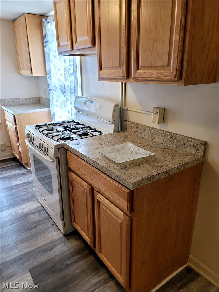543 Kling Street Property Photo 4