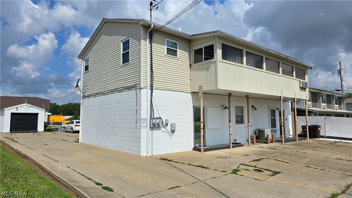 209 Lee Street Property Photo 2