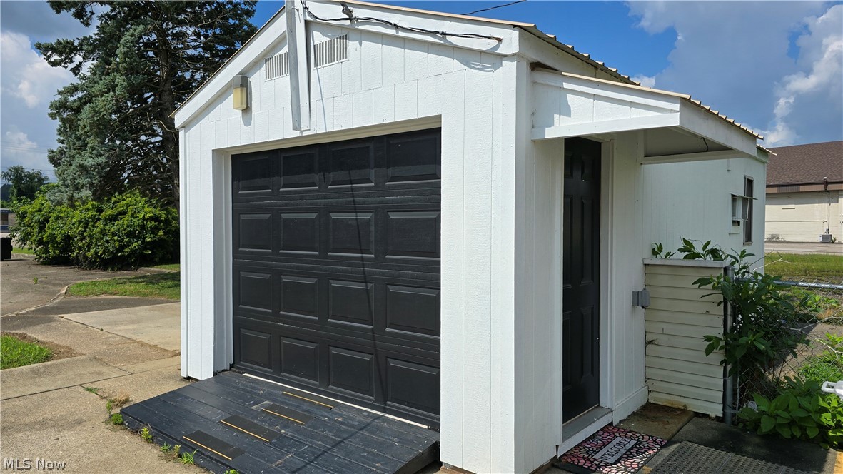 209 Lee Street Property Photo 38