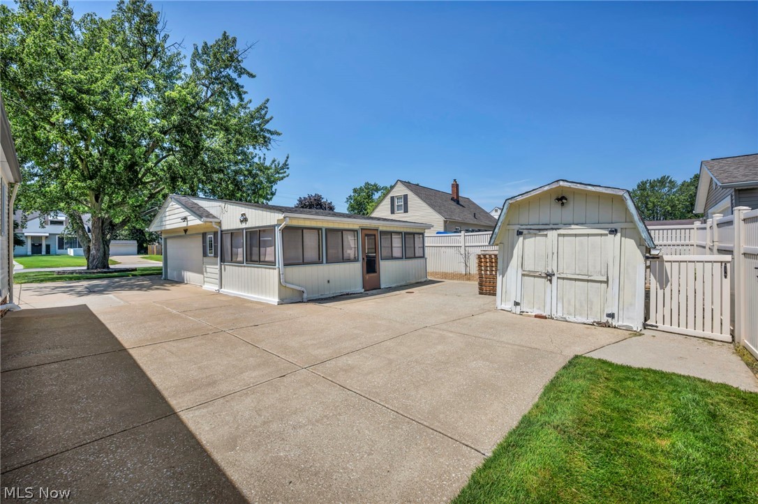 3929 E 365th Street Property Photo 5