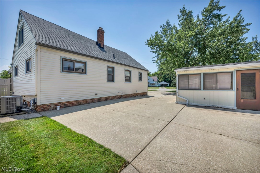 3929 E 365th Street Property Photo 8