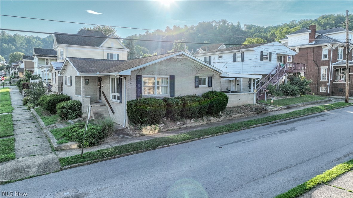 401 W Vine Street Property Photo 3