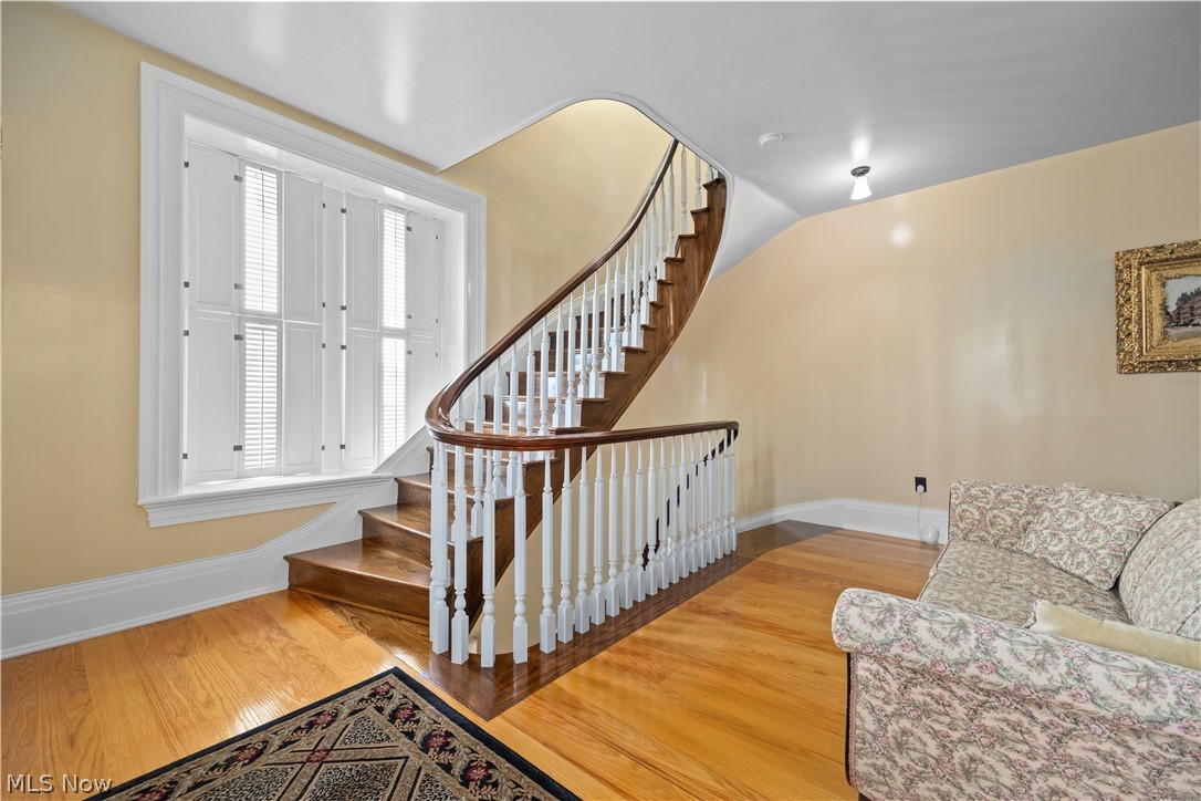 403 E Adams Street Property Photo 20