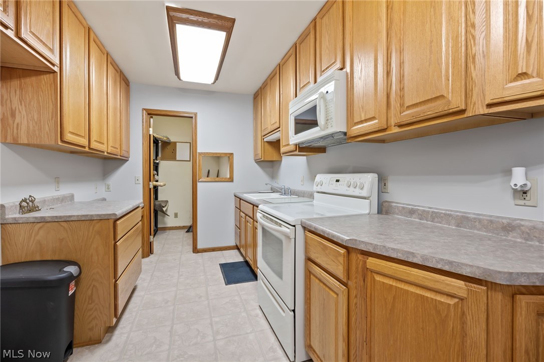 2685 Kenyon Avenue Nw Property Photo 8