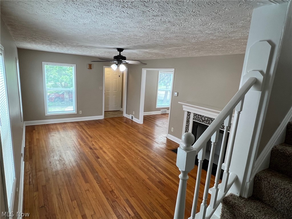 261 E 210th Street Property Photo 3