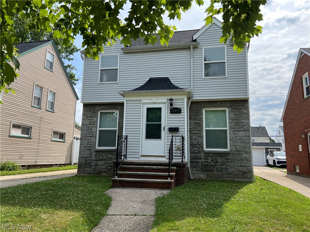 261 E 210th Street Property Photo 27
