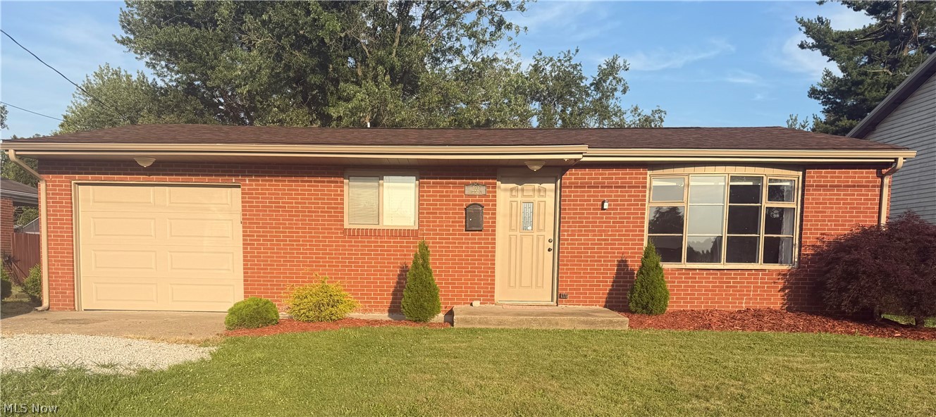 222 Petrick Avenue Property Photo 1