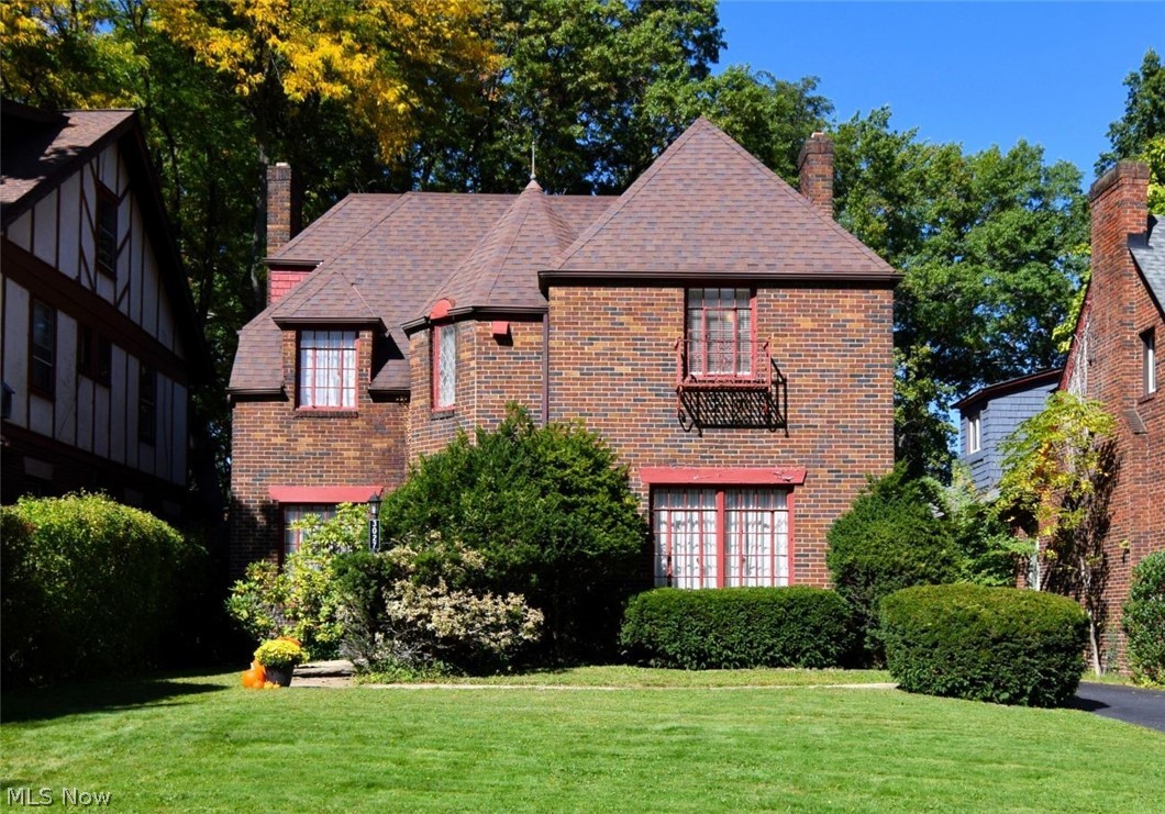 3027 Euclid Heights Boulevard