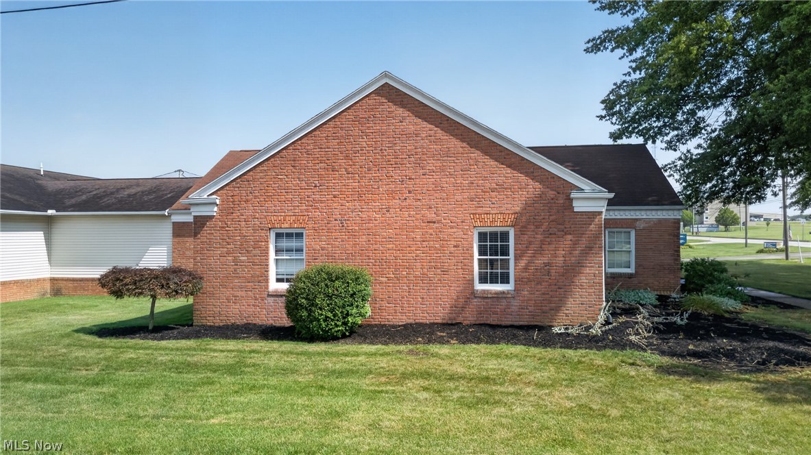1645 N Main Street Property Photo 4