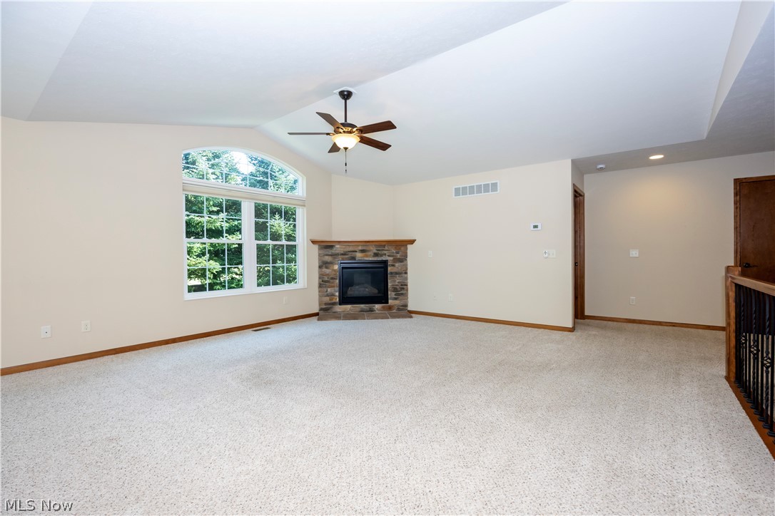 242 Woodbury Circle Property Photo 2