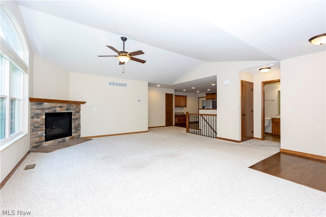 242 Woodbury Circle Property Photo 3