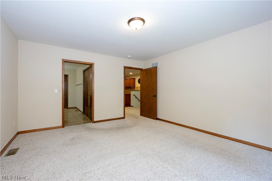 242 Woodbury Circle Property Photo 12