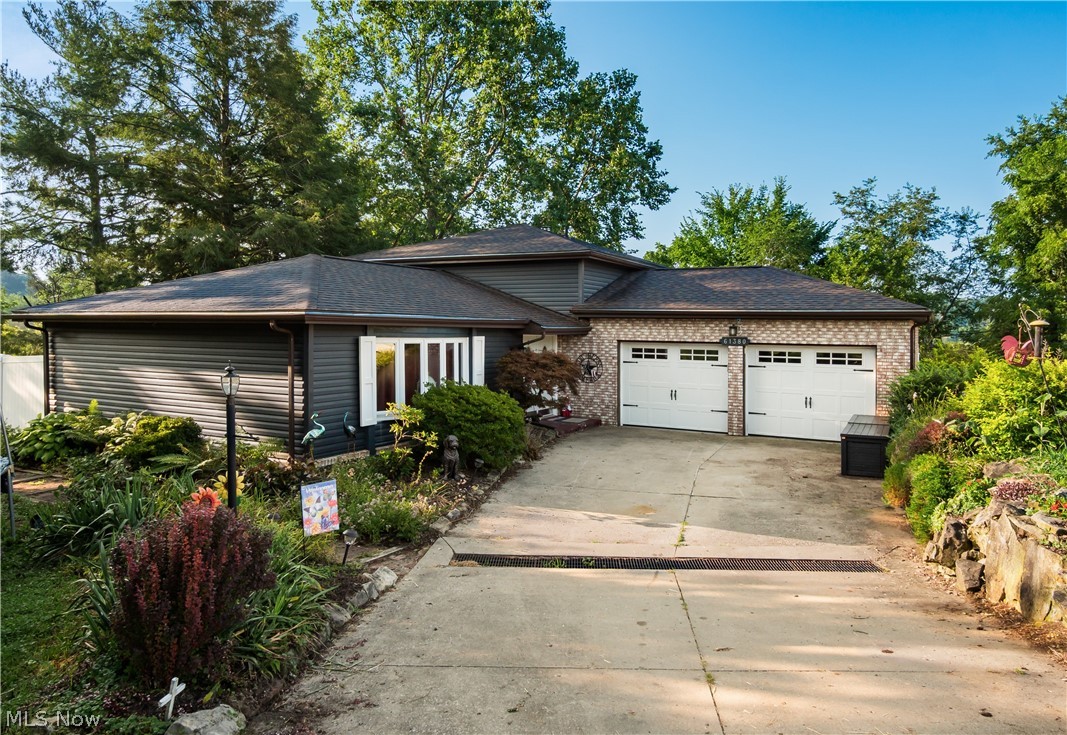 61380 Summit Road Property Photo 1