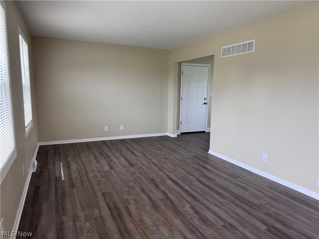 9112 Skypark Property Photo 8