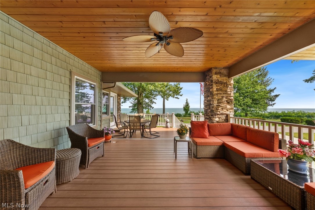 25021 Lakeview Drive Property Photo 8