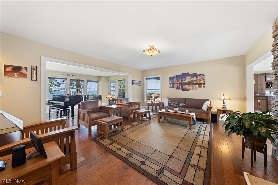 25021 Lakeview Drive Property Photo 10