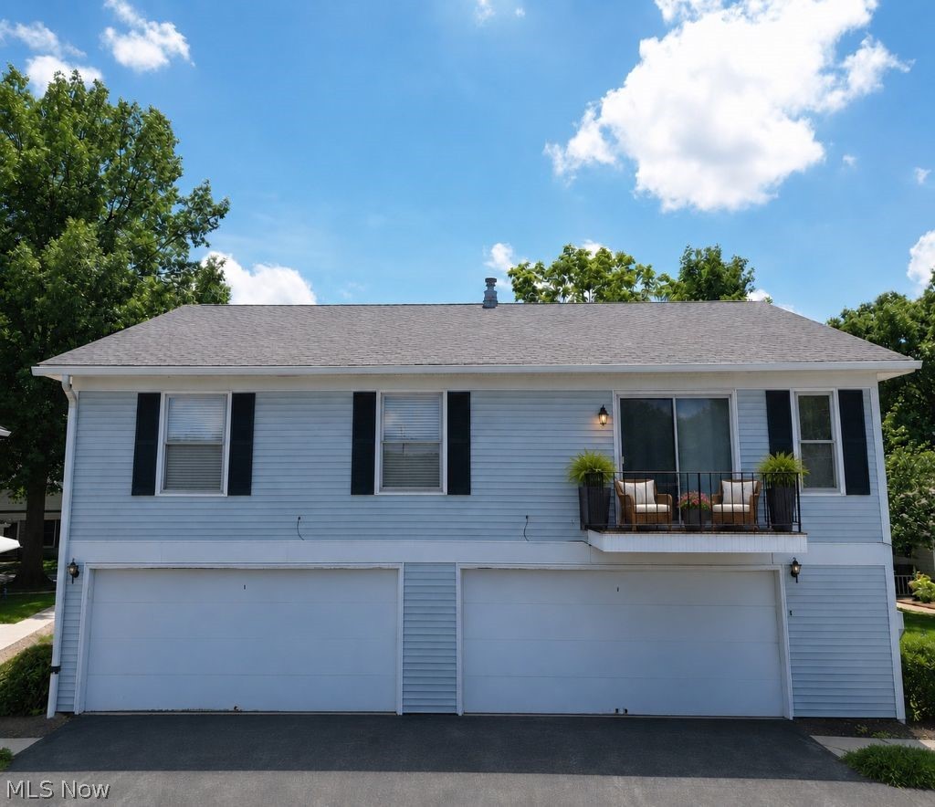 1258 Pembrooke Drive D Property Photo 2