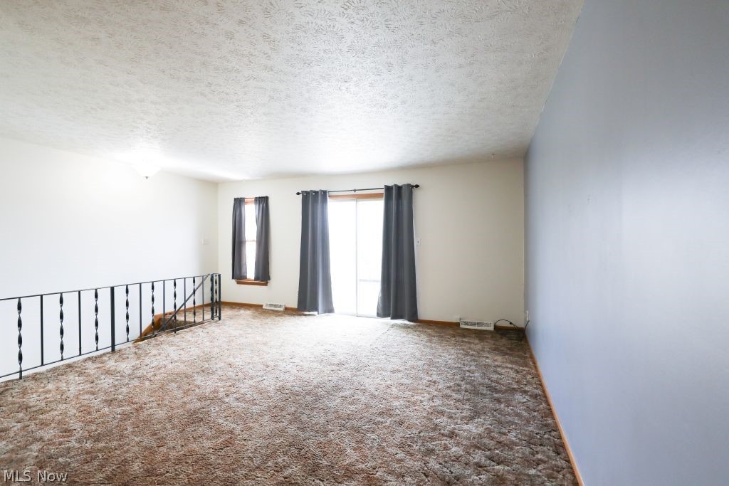 1258 Pembrooke Drive D Property Photo 4