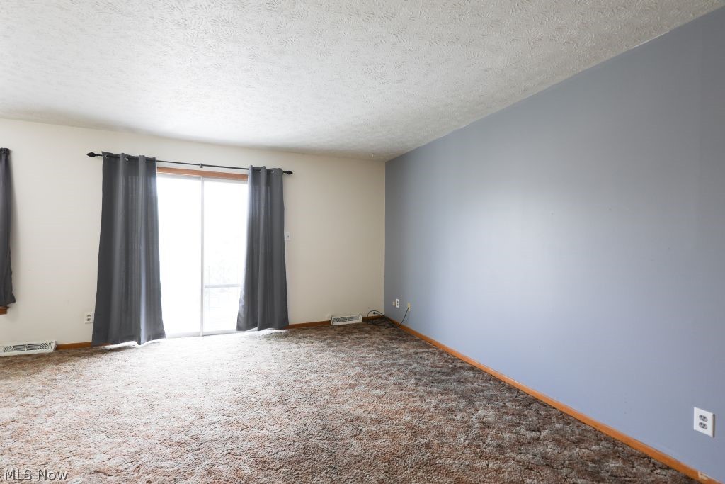 1258 Pembrooke Drive D Property Photo 6