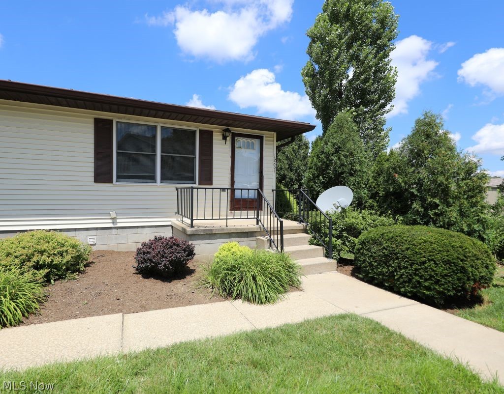 1269 Somerset Drive B Property Photo 1