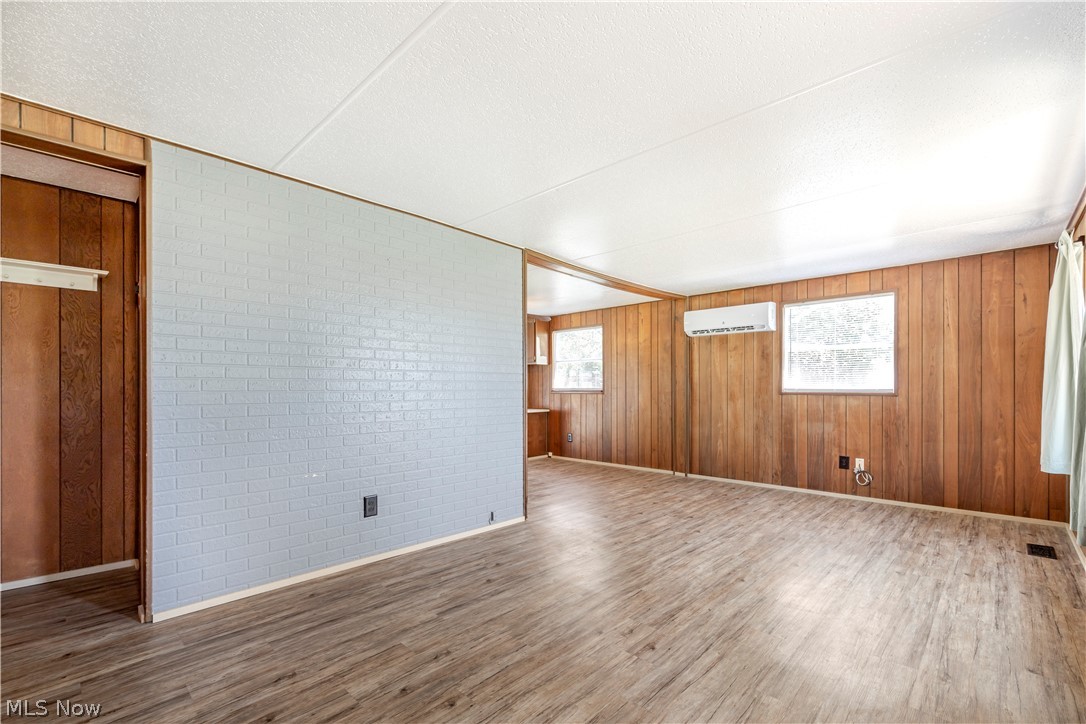 15001 Baumhart Road Property Photo 6